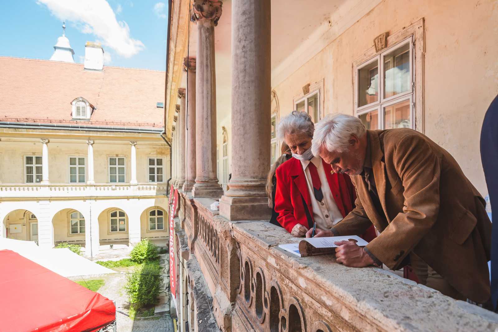 A barokk műemléképület először látta vendégül a könyvhetet | Fotók: Kolozsvári Ünnepi Könyvhét
