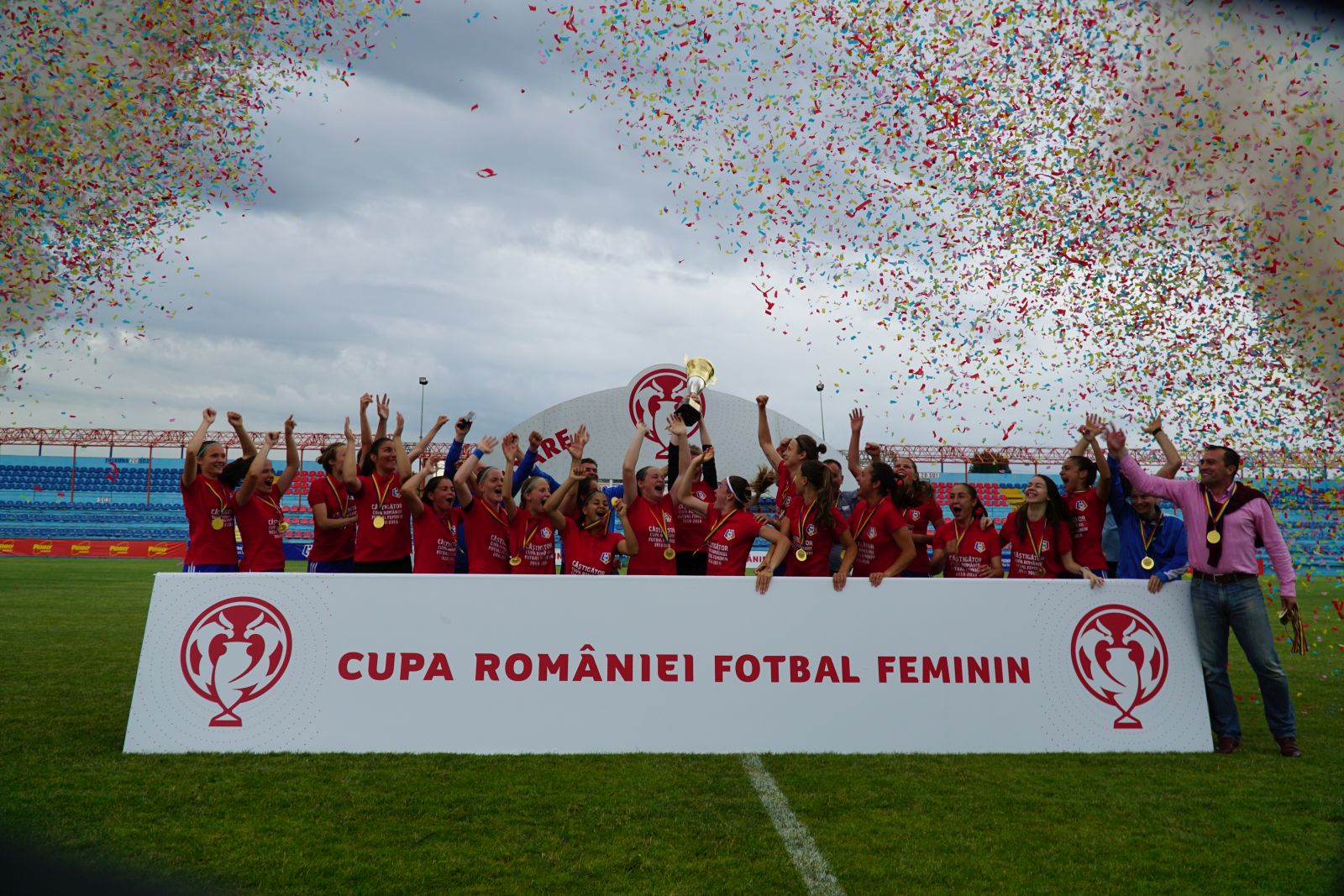 A kiemelkedő teljesítményt nyújtó női labdarúgócsapat | Fotó: Vasas Femina FRF