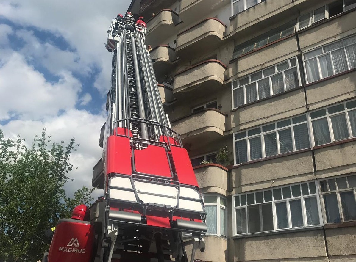Tűz esetén a hetedik emeletet csak létrával lehet biztonságosan megközelíteni ennél az épületnél | Fotó: Kovászna Megyei Készenléti Felügyelőség 