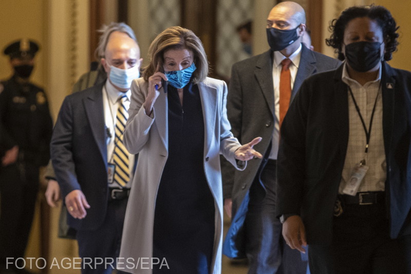 Nancy Pelosi az ülés előtt | Fotók forrása: Agerpres/EPA