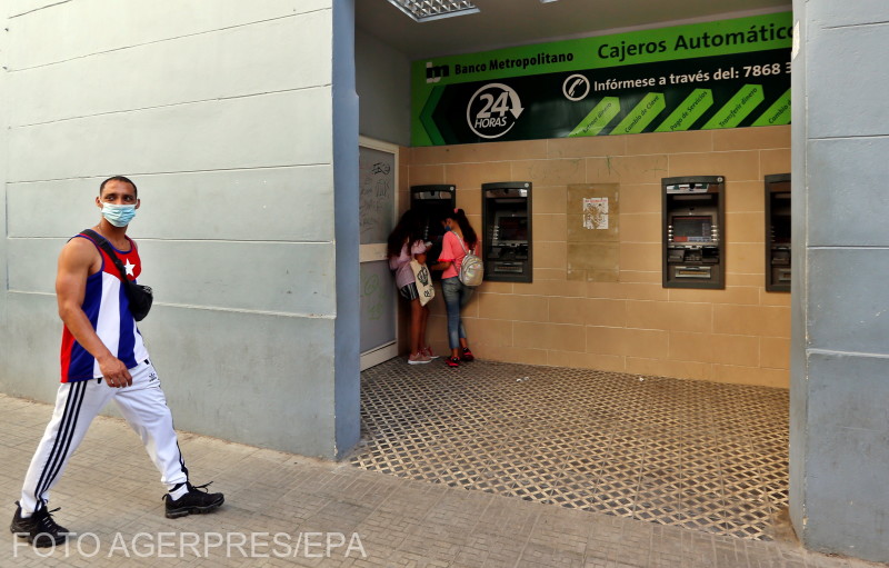 Bankautomaták Havannában | Fotó: Agerpres/EPA