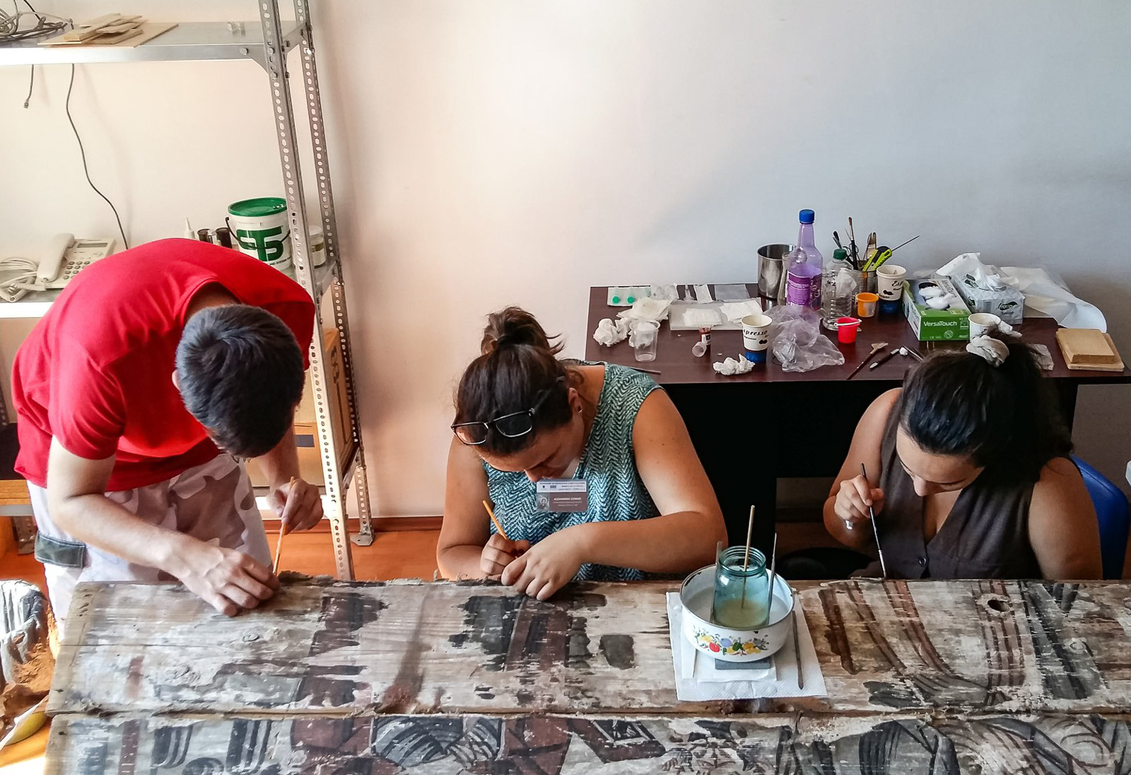 Restaurátorok dolgoznak a Maros Megyei Múzeumban | Fotó: A múzeum Facebook-oldala