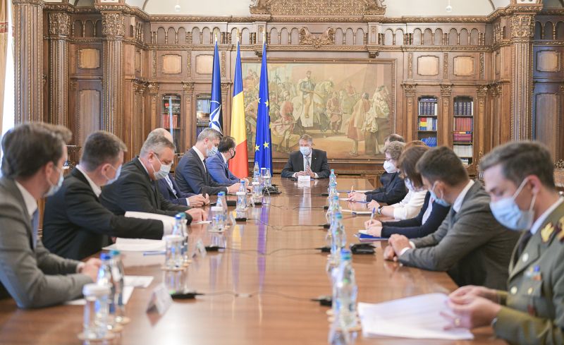 Iohannis és a kormánytagok megbeszélése | Fotó: presidency.ro