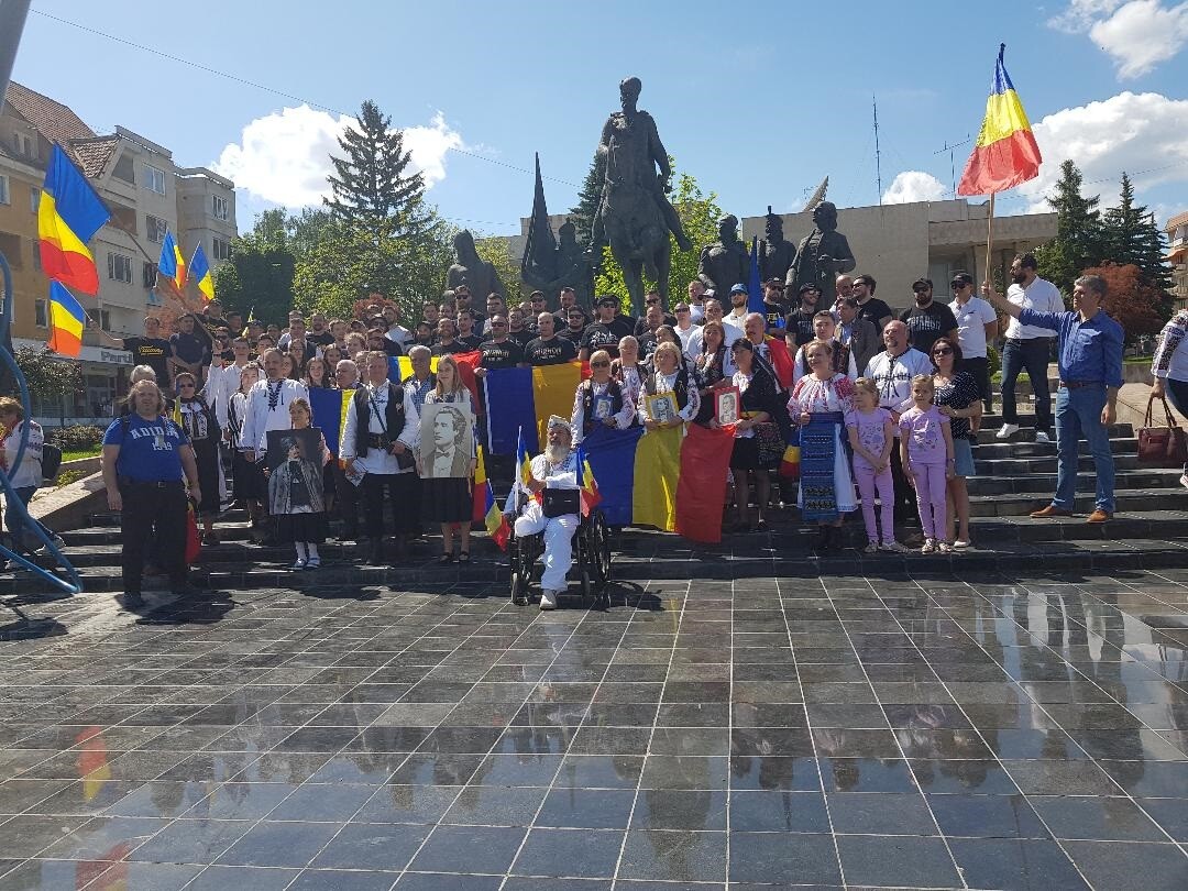 Román nacionalisták ünneplik a békediktátumot Sepsiszentgyörgyön / Fotó: Kovács Zsolt