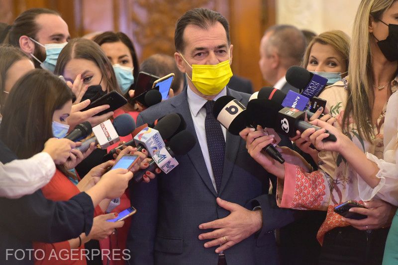 Ludovic Orban után több mint egy tucatnyian léptek ki a PNL parlamenti frakcióiból | Fotó: Agerpres