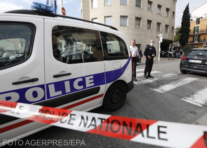 A cannes-i rendőrőrsnél történt a támadás | Fotó: Agerpres/EPA