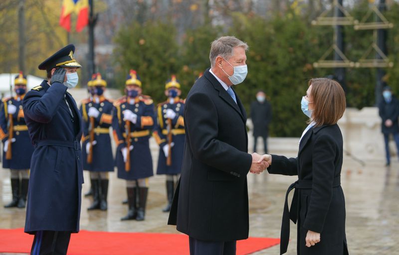 Klaus Iohannis fogadja Maia Sandut az elnöki hivatalban | Fotó: presidency.ro