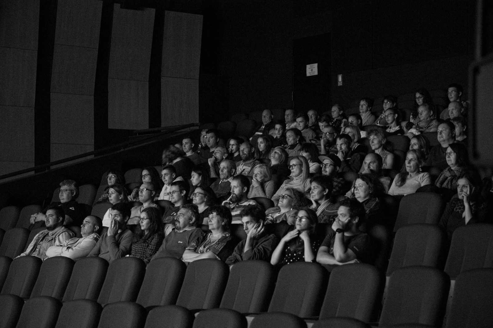 Filmtettfesztes közönség Csíkszeredában a járvány előtt, 2019-ben
