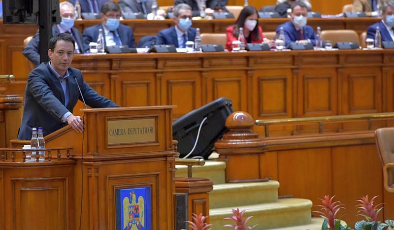 Csoma Botond a parlament alsóházában | Fotó: rmdsz.ro