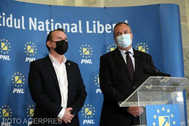 Florin Cîțu, a PNL elnöke és Nicolae Ciucă kijelölt kormányfő | Fotó: Agerpres