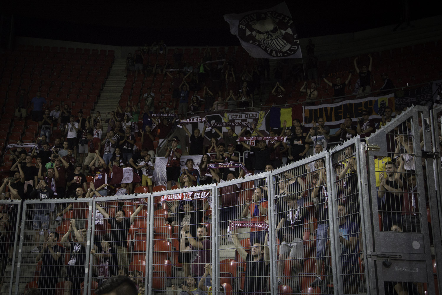 CFR-szurkolók a prágai Sinobo-stadionban | Fotó: Manases Sándor