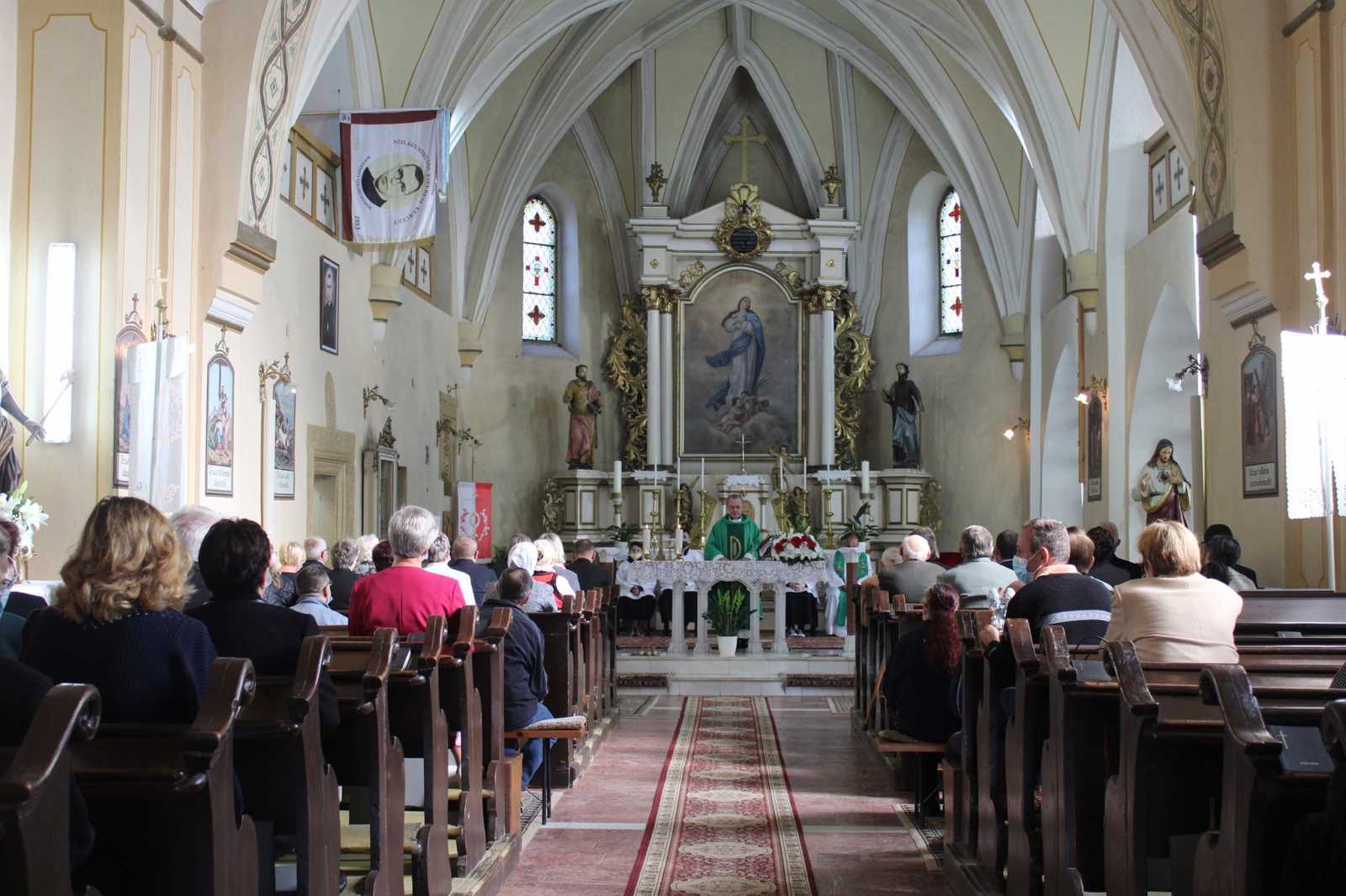 Szentmisét tartottak a katolikus templomban | Fotók: Kulcsár Mária