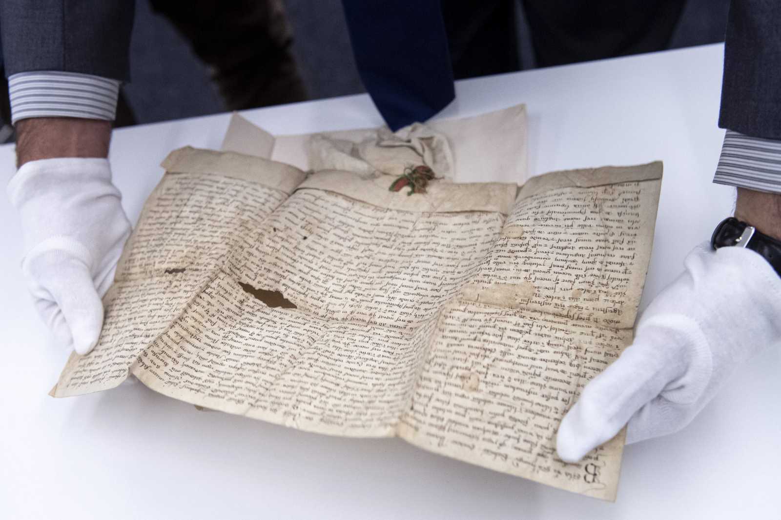 IV. Béla király 1256-ból származó oklevele a Batthyány család levéltárából | fotó: MTI/Szigetváry Zsolt
