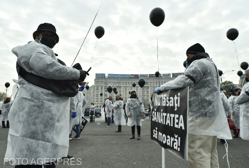 Sanitas-tagok tüntetése Bukarestben | Archív felvétel/Agerpres