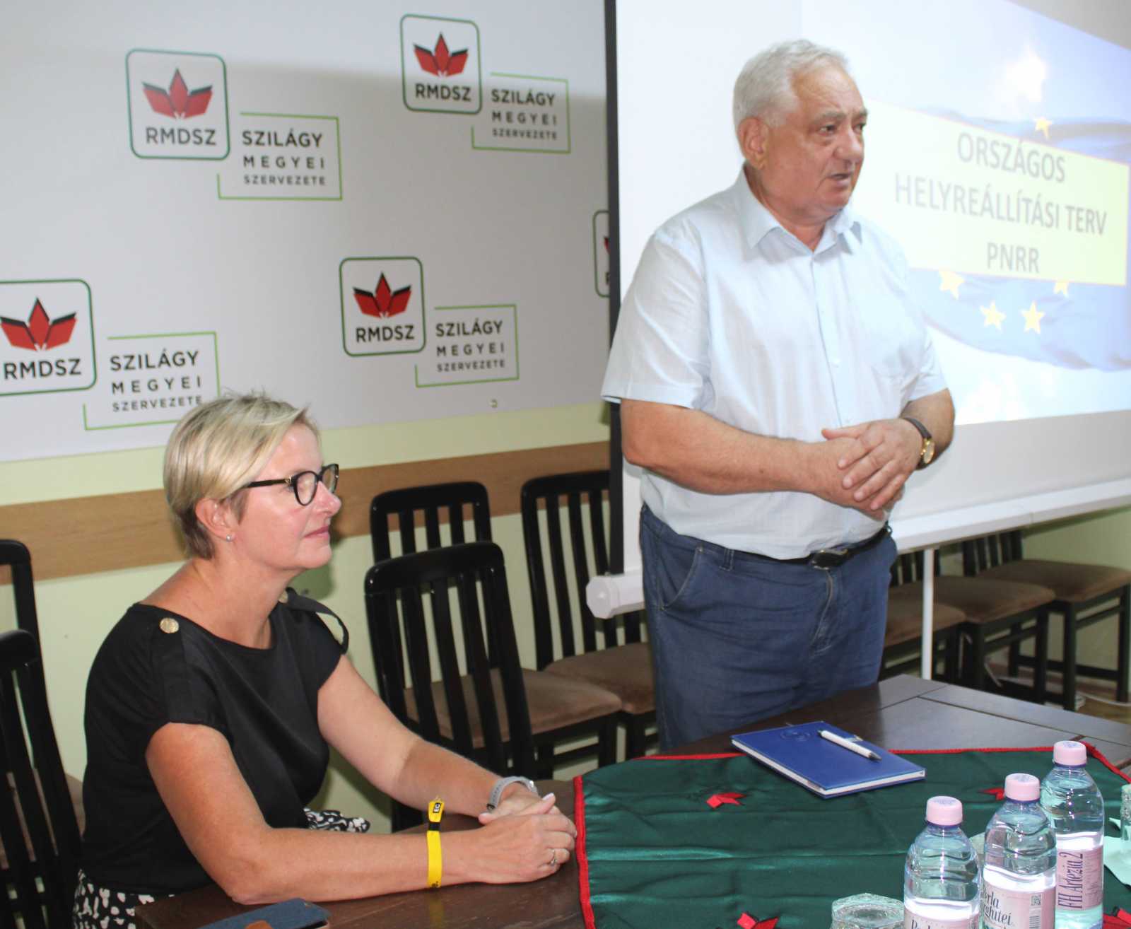 Hegedüs Csilla államtitkár és Seres Dénes parlamenti képviselő találkozott a településvezetőkkel | A szerző felvételei