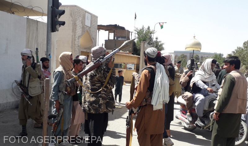 Tálib harcosok Ghazniban a város elfoglalása után 2021. augusztus 12-én | fotó: Agerpes/EPA