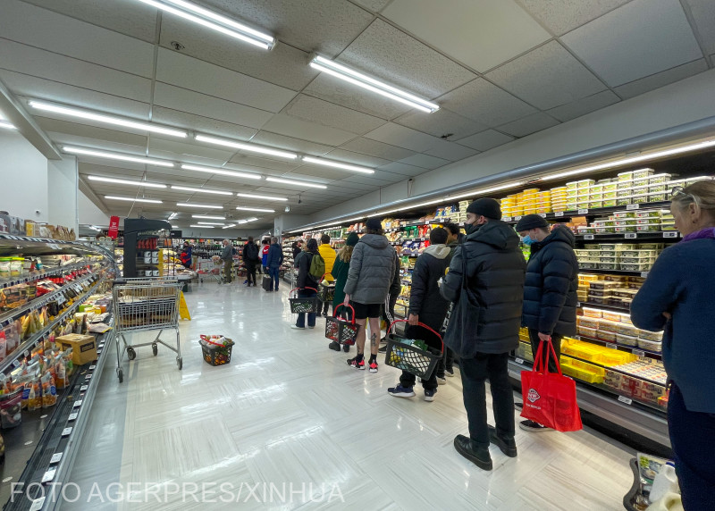 Bevásárlás az úgynevezett lockdown előtt | Forrás: Agerpres/Xinhua