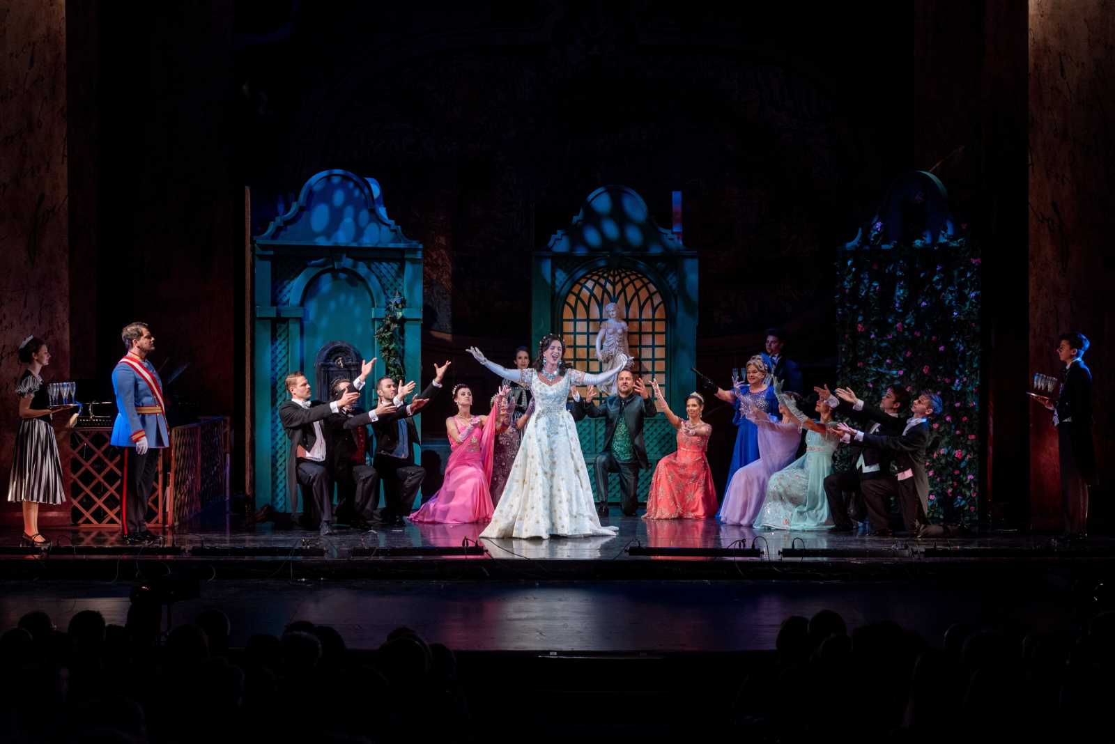 A Monarchia Operett Sissi, a magyar királyné című előadása a KMN nyitógáláján | fotó: MTI/Kiss Gábor