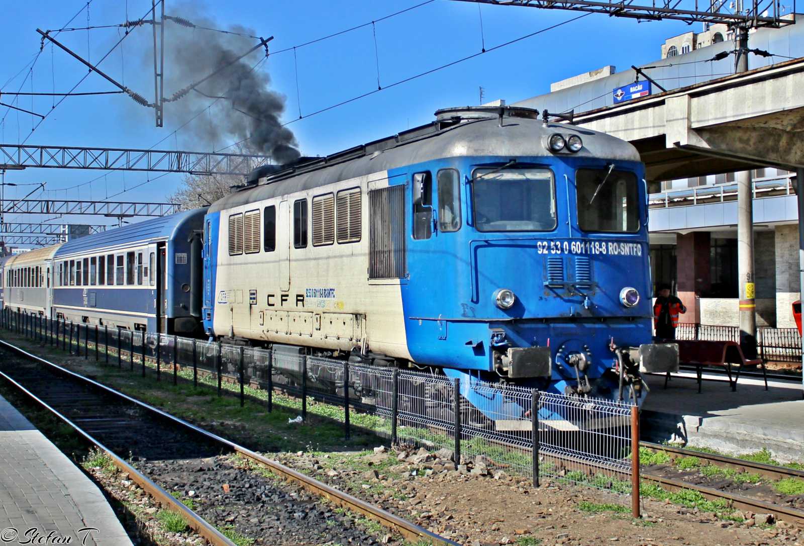 Kiöregedett mozdonyok húzzák a szerelvényeket | Fotó: Wikipedia