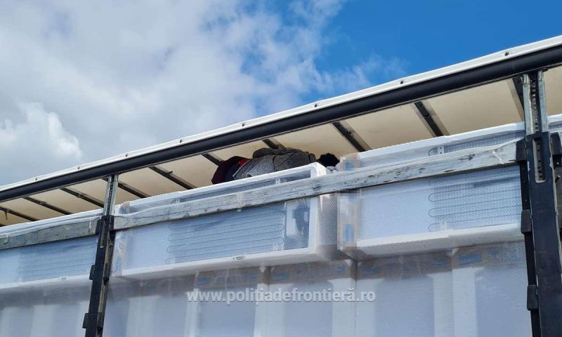 A hűtőszekrények között bújtak meg | Fotó: politiadefrontiera.ro