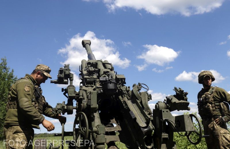 Ukrán katonák egy M777-es ágyúnál | Illusztráció: Agerpres/EPA