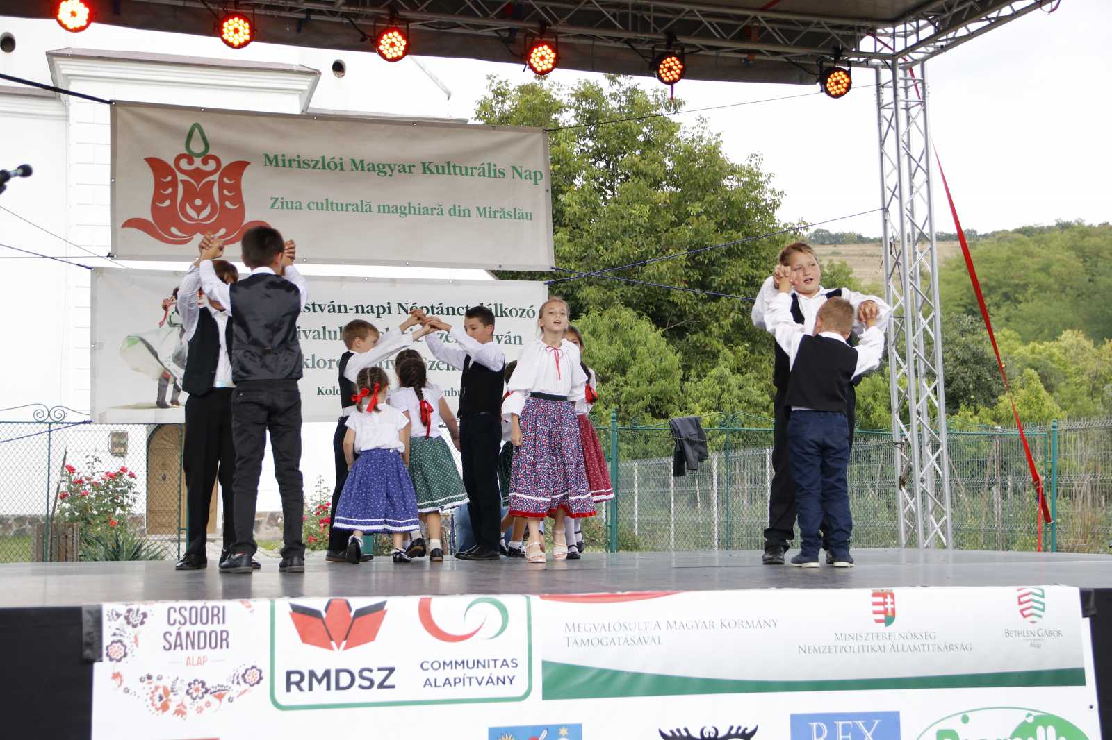 A Kis Miriszló Gyöngye gyerekei az egész napos programból a táncokat szerették a legjobban.