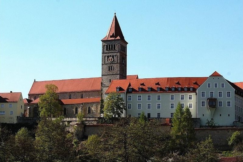 A Burg Kastl-i magyar gimnázium épülete l Fotó: Országút/Facebook