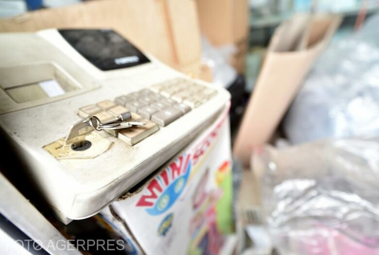 A régi pénztárgépeket le kell cserélni, mert azokat nem lehet internetre csatlakoztatni | Fotó forrása: Agerpres