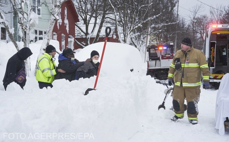 Buffalo utcáin is nagy a hó | Fotó: Agerpres/EPA