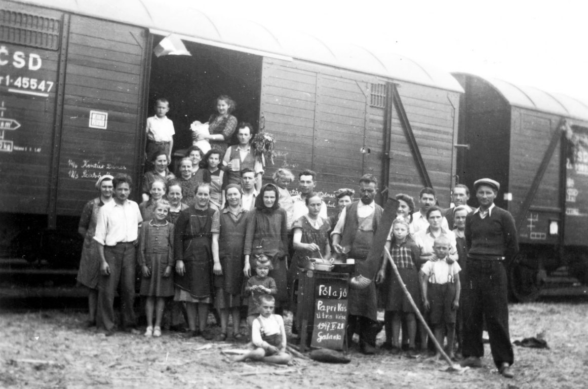 Kitelepített felvidéki magyarok 1947-ben | Fotó: ma7.sk/Fortepan