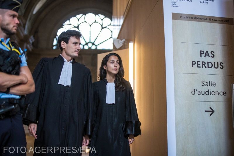 Martin Vettes (k) és Olivia Ronen ügyvédek | Fotó: Agerpres/EPA