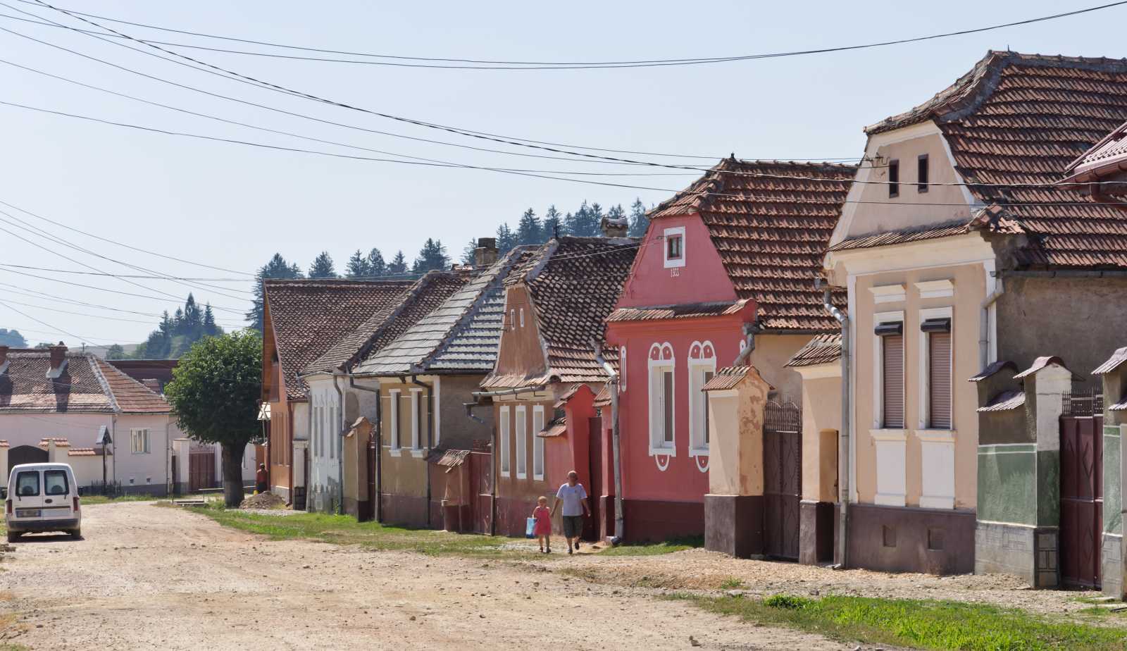 A Szúnyogszék községhez tartozó Vledény (Vlădeni) főutcája | Fotó: Wikipédia