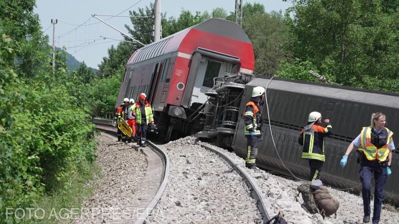 Tisztázatlan körülmények között kisiklott három vasúti kocsi | Fotó: Agerpres/EPA