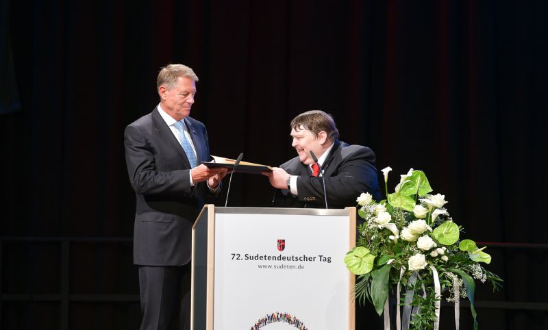 Iohannis átvette a díjat | Fotó: presidency.ro