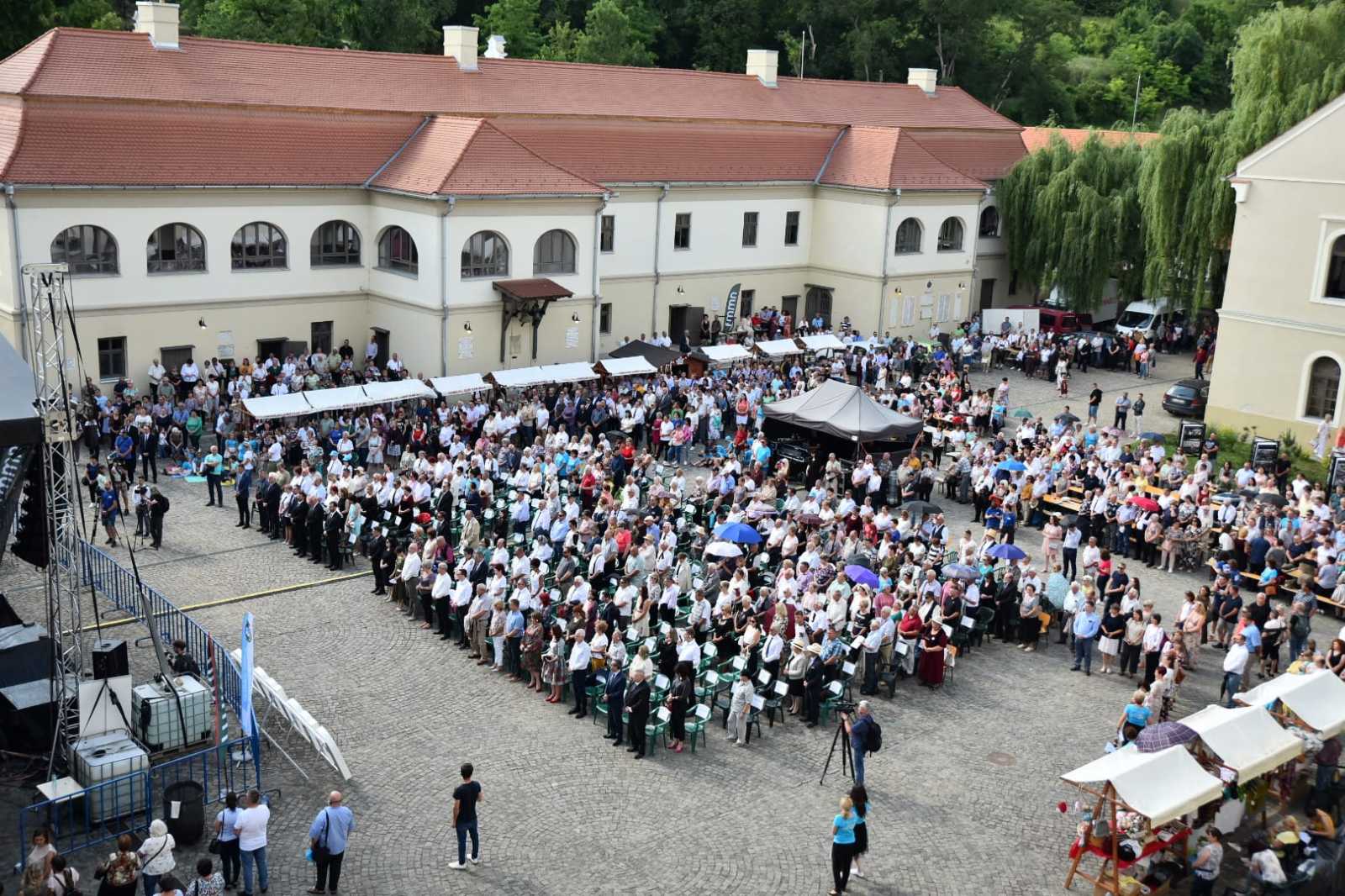 Az ünnepségre az iskola udvarán került sor | Fotó: Harácsek Lehel Zoltán