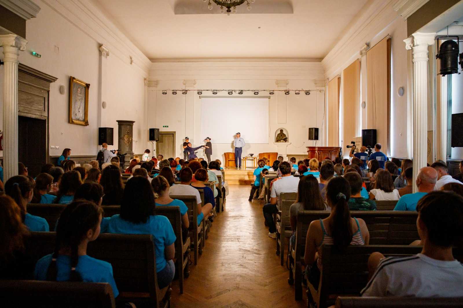 A diákok színi előadása | Fotó: Fehér Megyei Magyar Napok/Facebook