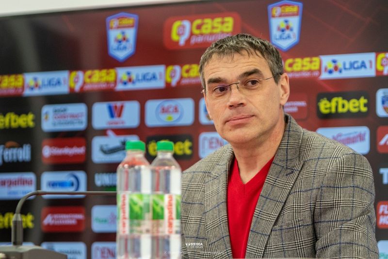 Mészár Sándor a klub egyik korábbi sajtótájékoztatóján | Fotó: uta-arad.ro