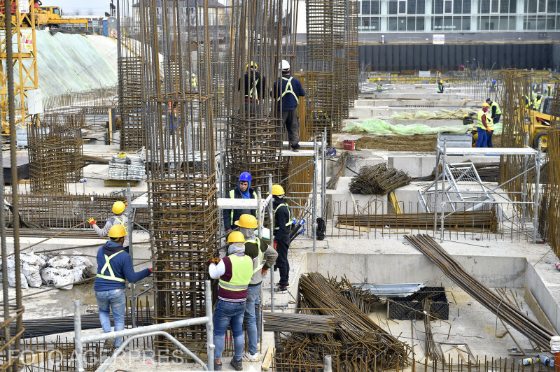 Jól fizet az építőipar, mégis munkaerőhiánnyal küzd/Fotó: Agerpres