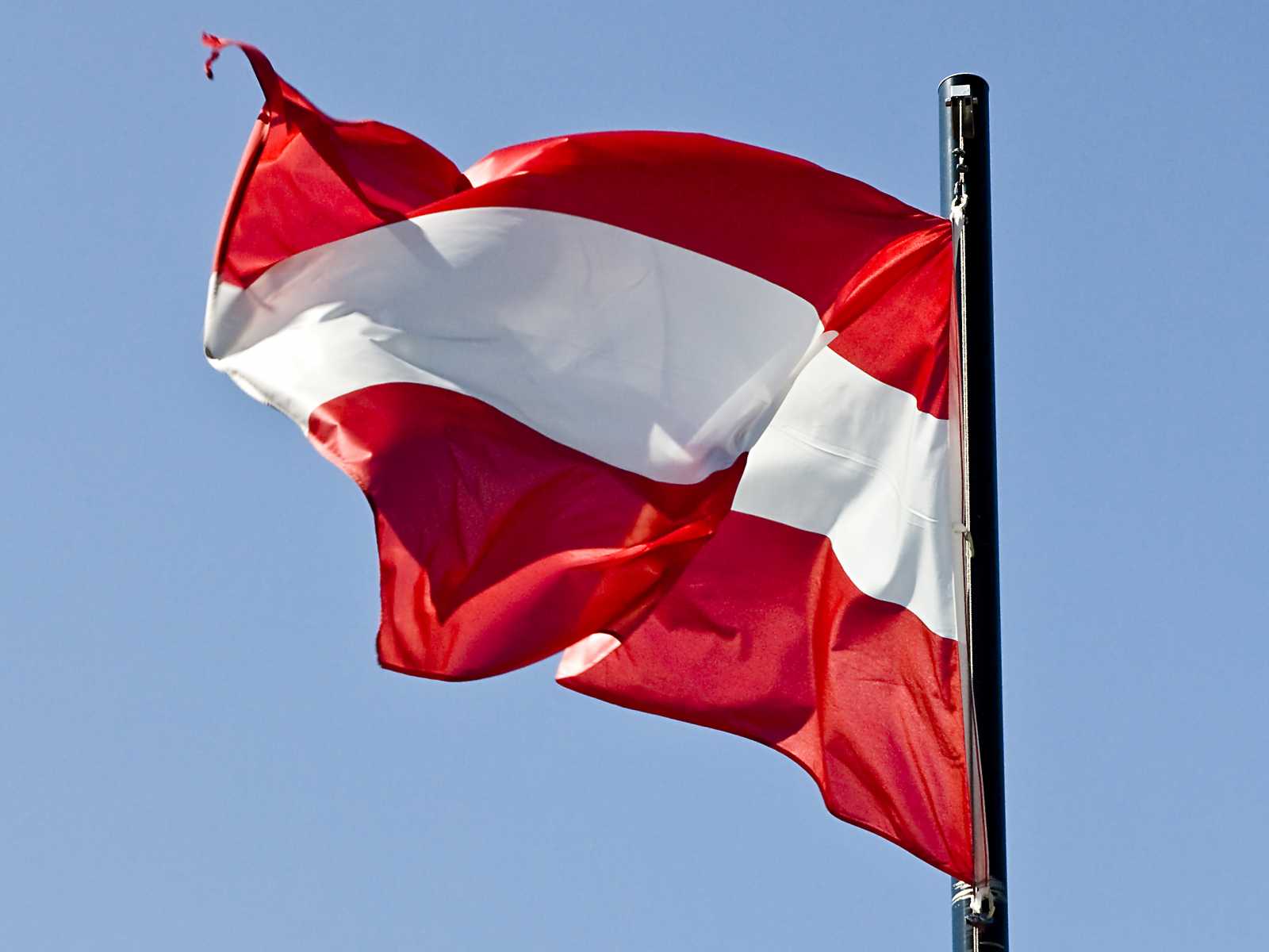 Az osztrák zászló | Fotó: Wikipedia