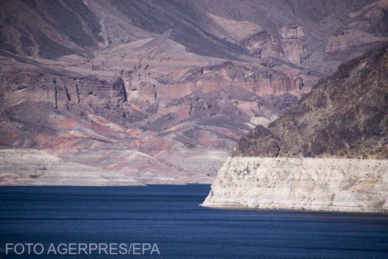 Drámaian lecsökkent a tó vízszintje | Fotó: Agerpres/EPA