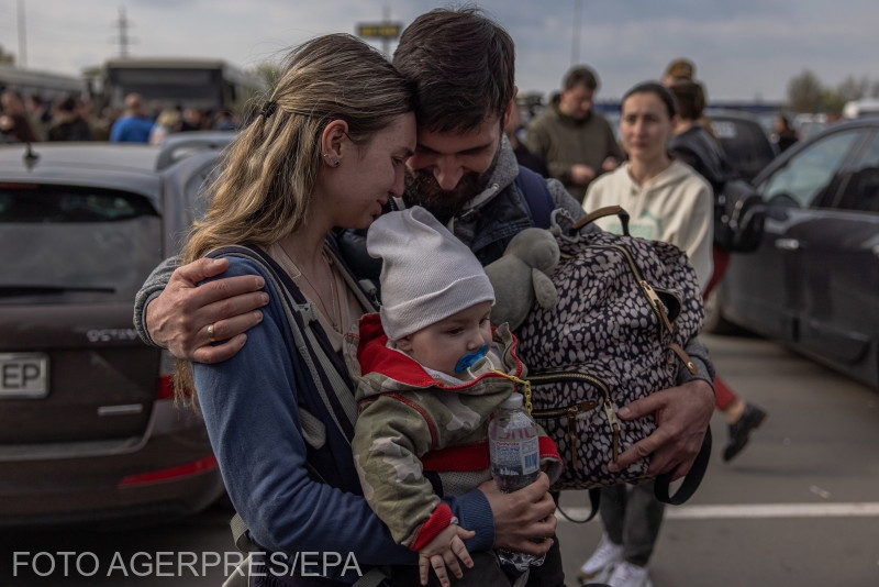 Ukrajnai család | Fotó: Agerpres/EPA