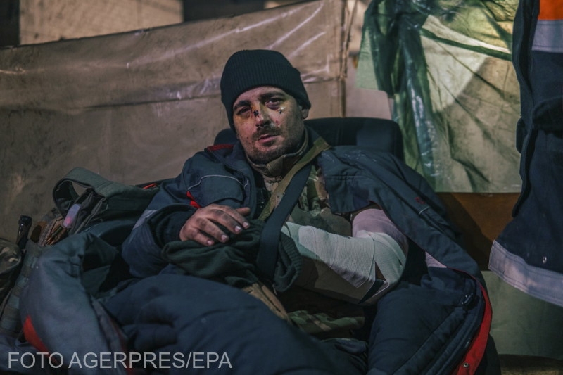 Az Azov-ezred egyik sérült katonája | Fotó: Agerpres/EPA