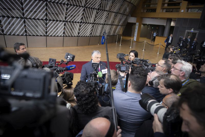 Orbán Viktor nyilatkozik Brüsszelben | Fotó: MTI/Miniszterelnöki Sajtóiroda