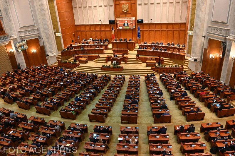A képviselőház és a szenátus együttes ülése | Fotó: Agerpres