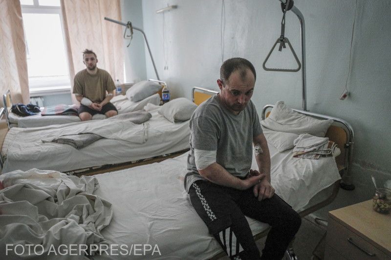 Sebesült ukrán katonák egy kijevi kórházban | Fotó: Agerpres/EPA