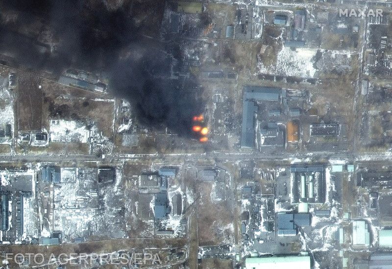 Műholdas felvétel a bombázás nyomairól Mariupol utcáin | Fotó: Agerpres/EPA