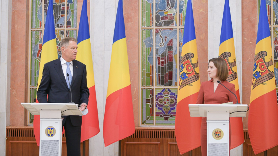 Maia Sandu moldovai és Klaus Iohannis romániai elnök szerdai találkozója Chişinăuban | fotó: presidency.ro