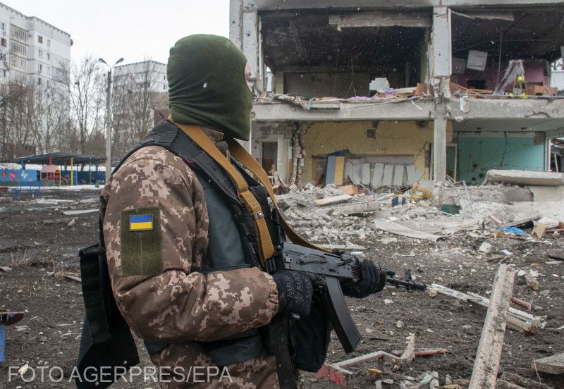 Ukrán katona Harkivban | Illusztráció: Agerpres/EPA