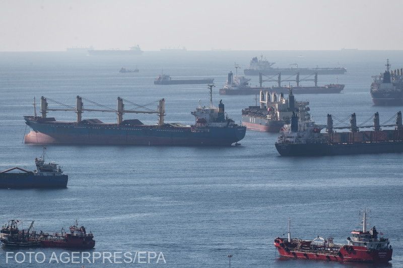 Ukrán teherhajók Isztambul kikötőjében idén október 22-én | Fotó: Agerpres/EPA
