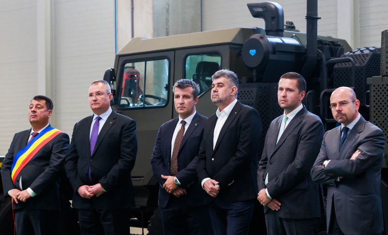Lemaradt a csoportképről is a védelmi miniszter | Fotó: gov.ro